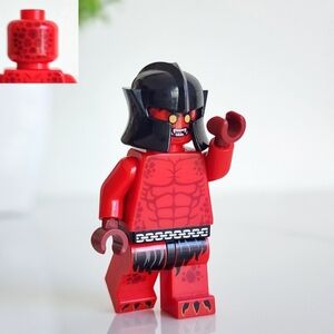 ⚔️ LEGO Nexo Knights Crust Smasher Minifigure nex026 Red Yellow Eyes Helmet
